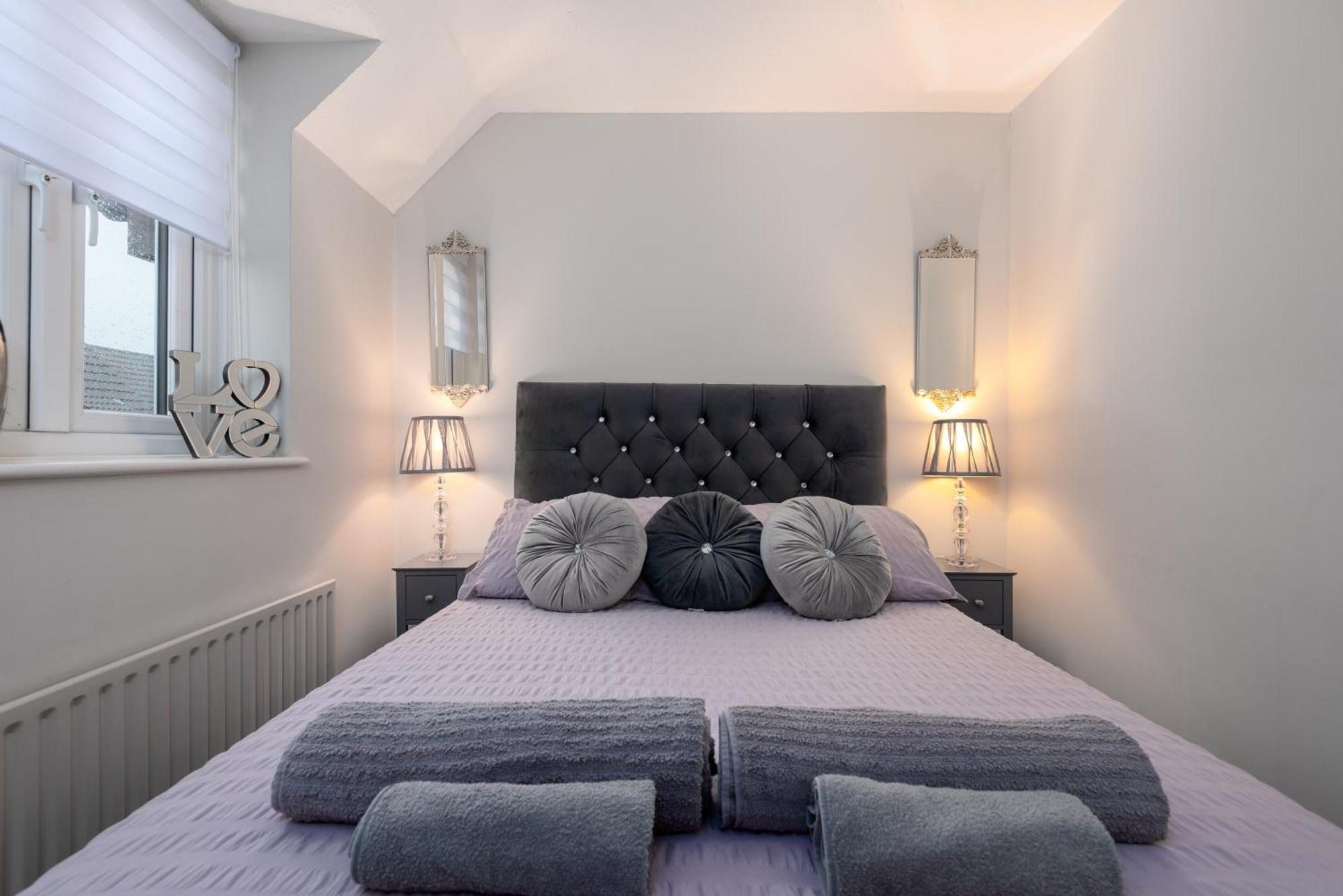 Worcester Fabulous Cherry Tree Mews Self Check In Dogs Welcome By Prior Arrangement , 2 Double Bedrooms ,Super Fast Wi-Fi, With Free Off Road Parking For 2 Vehicles Near Royal Hospital And Woodland Walks Esterno foto