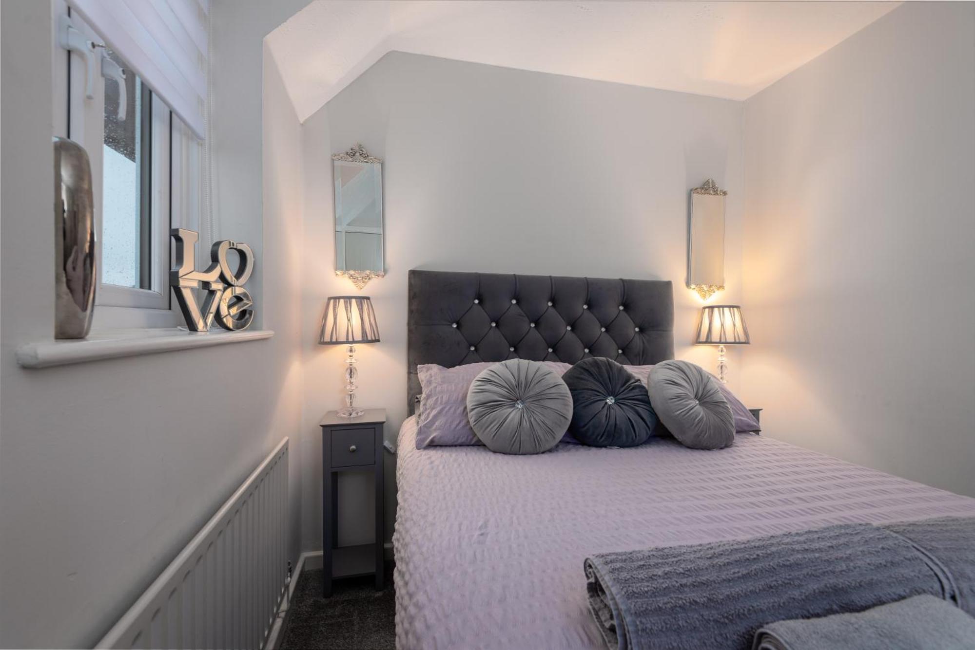 Worcester Fabulous Cherry Tree Mews Self Check In Dogs Welcome By Prior Arrangement , 2 Double Bedrooms ,Super Fast Wi-Fi, With Free Off Road Parking For 2 Vehicles Near Royal Hospital And Woodland Walks Esterno foto